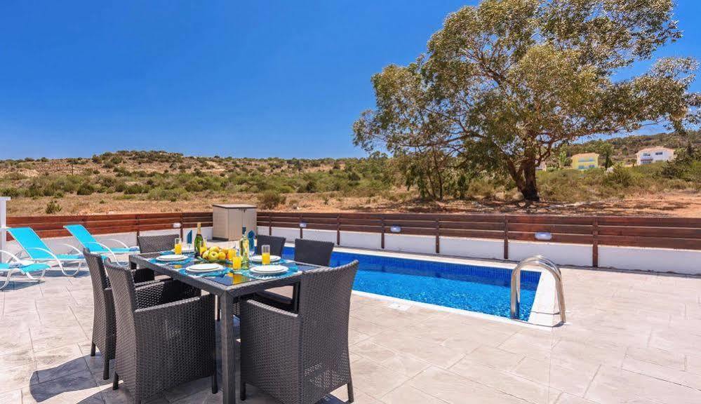 Villa Christina Paphos Eksteriør billede